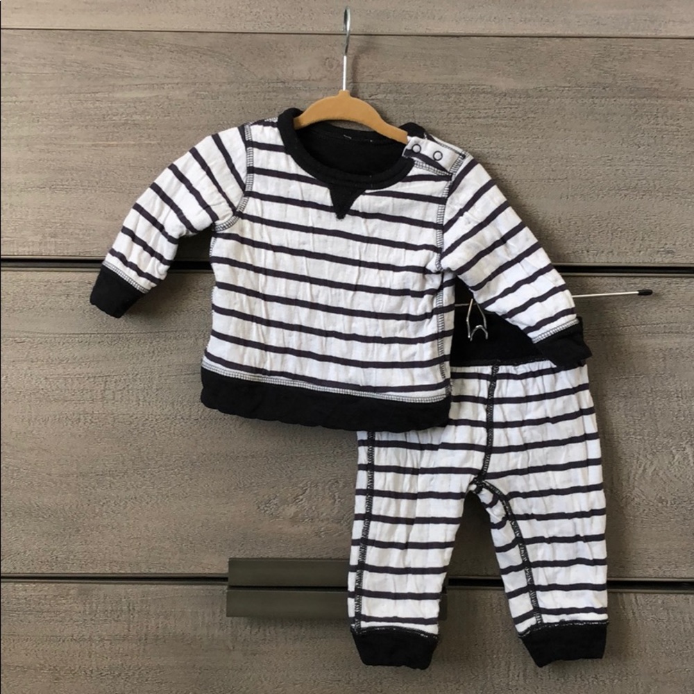 Nordstrom Baby reversible sweat outfit 3-6 mo
